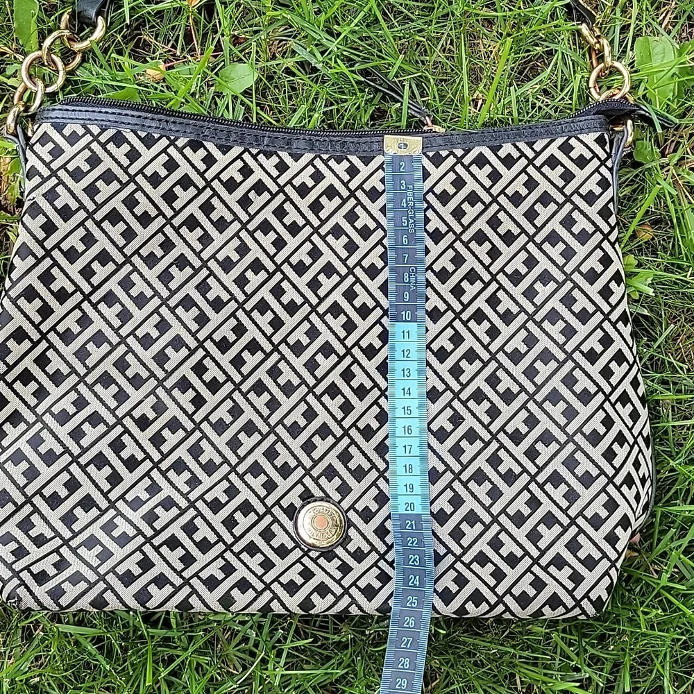 Vintage Tommy Hilfiger Shoulder Purse